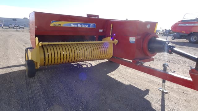 Image of New Holland BC5070 equipment image 2