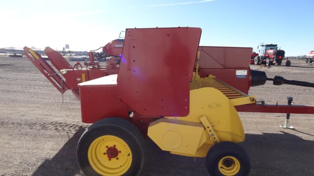 Image of New Holland BC5070 equipment image 3