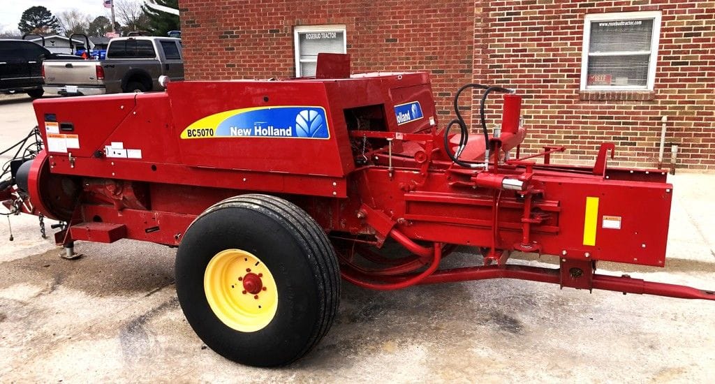 2022 New Holland BC5070 Equipment Image0