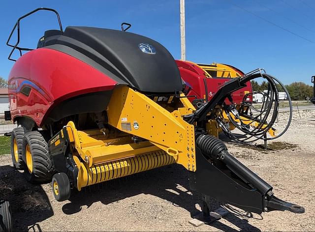 Image of New Holland Big Baler 330 equipment image 3