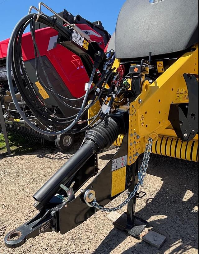 Image of New Holland Big Baler 330 equipment image 1