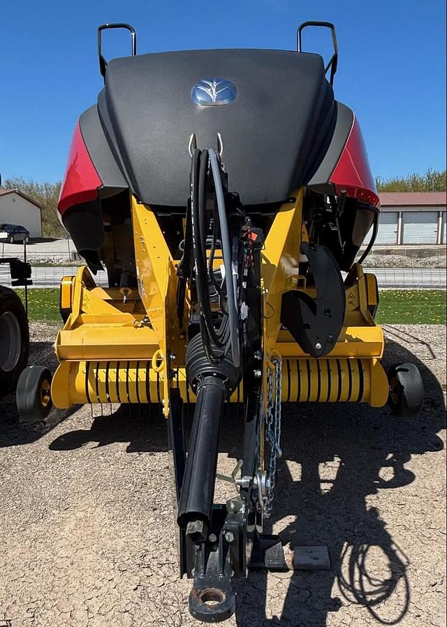 Image of New Holland Big Baler 330 equipment image 2