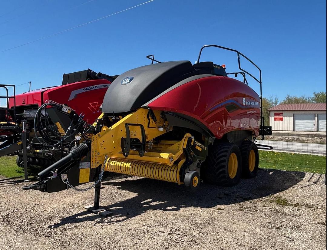 Image of New Holland Big Baler 330 Primary image