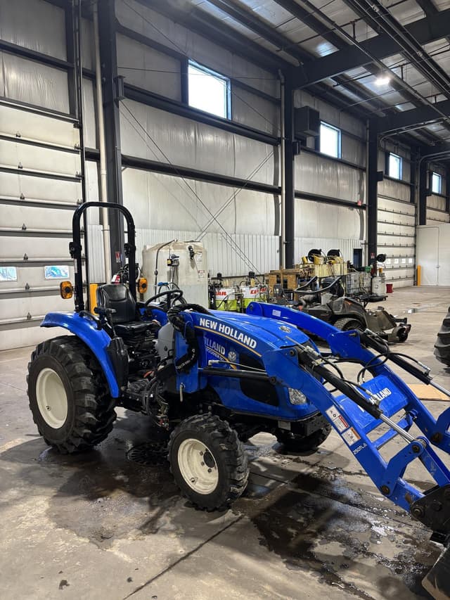 Image of New Holland Boomer 40 equipment image 2