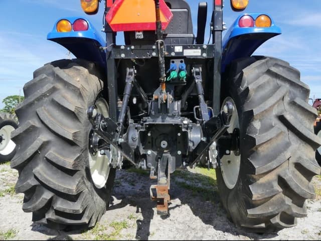 Image of New Holland Boomer 45 equipment image 4