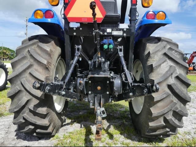 Image of New Holland Boomer 45 equipment image 4