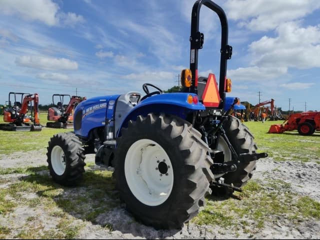 Image of New Holland Boomer 45 equipment image 2