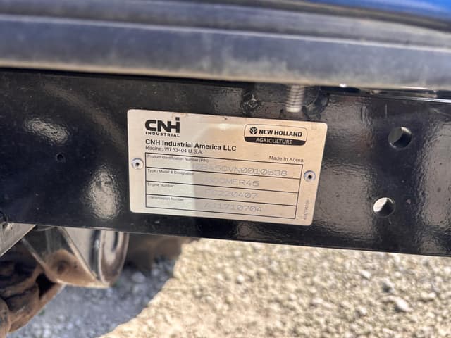 Image of New Holland Boomer 45 equipment image 4