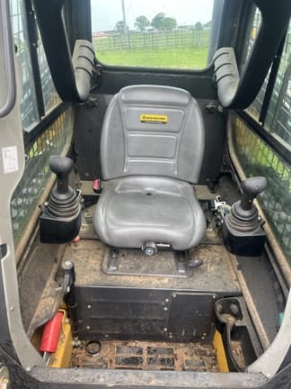 Image of New Holland C327 equipment image 3