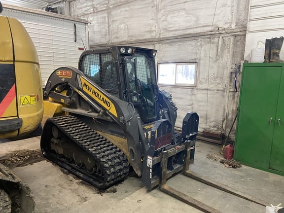 2022 New Holland C332 Equipment Image0