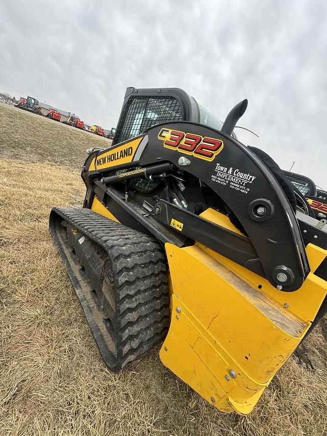 Image of New Holland C332 equipment image 3