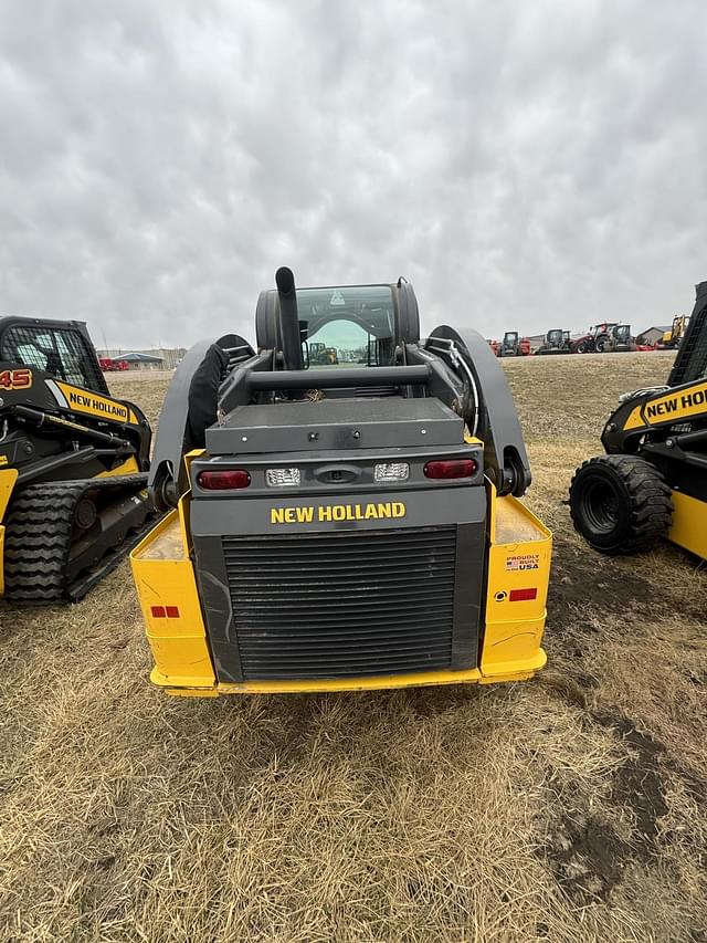 Image of New Holland C332 equipment image 4