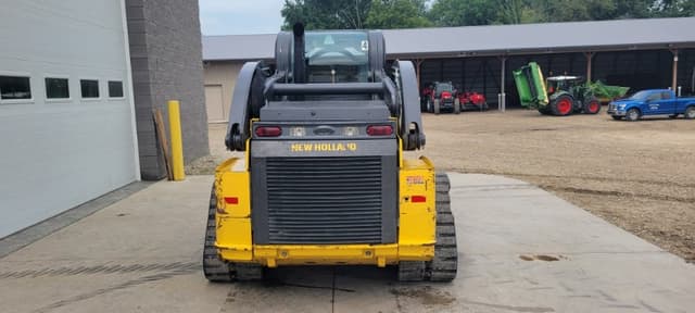 Image of New Holland C332 equipment image 2