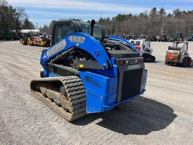 Image of New Holland C332 equipment image 4