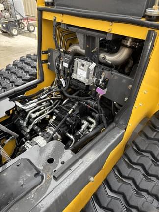 Image of New Holland C334 equipment image 3