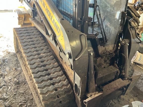 Image of New Holland C337 equipment image 4