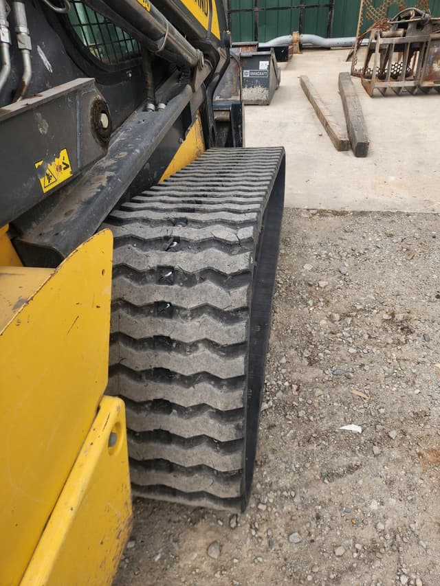 Image of New Holland C337 equipment image 3