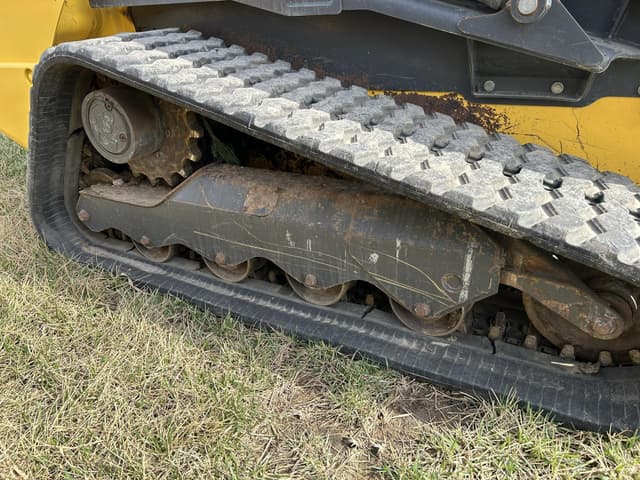 Image of New Holland C345 equipment image 3