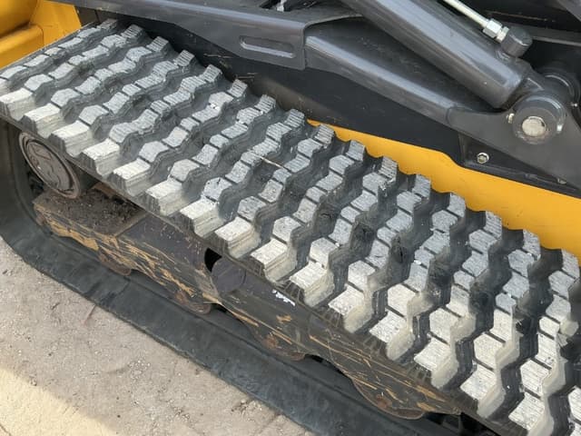 Image of New Holland C345 equipment image 3