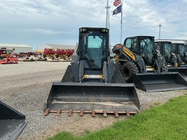 Image of New Holland C345 equipment image 2