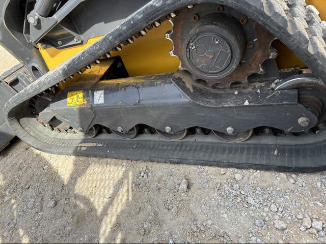 Image of New Holland C345 equipment image 4