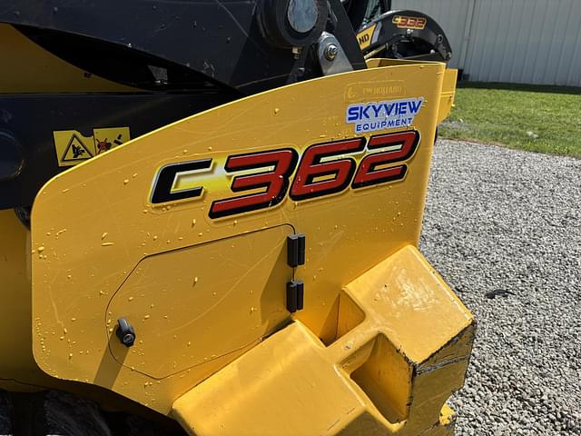 Image of New Holland C362 equipment image 2