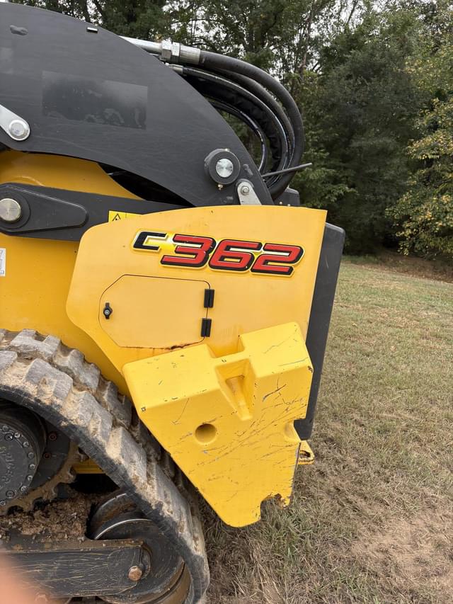 Image of New Holland C362 equipment image 4