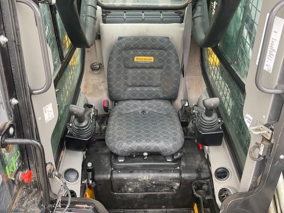 Image of New Holland C362 equipment image 4