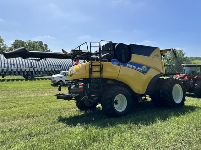 Image of New Holland CR7.80 equipment image 3