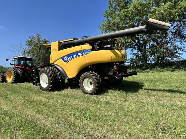 Image of New Holland CR7.80 equipment image 2