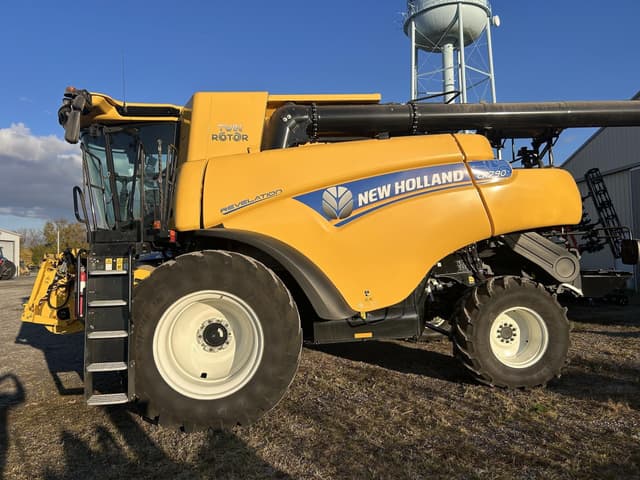 Image of New Holland CR7.90 equipment image 1