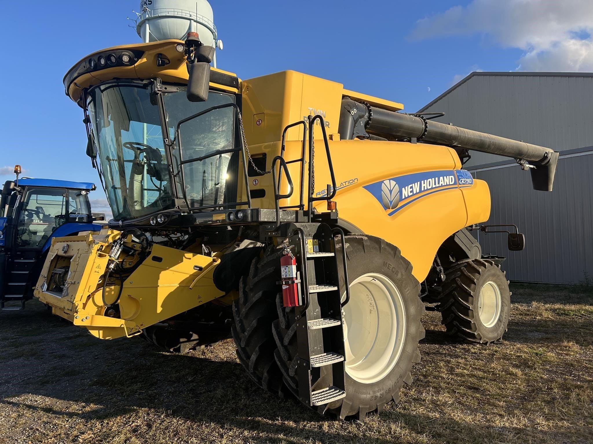 2022 New Holland CR7.90 Equipment Image0