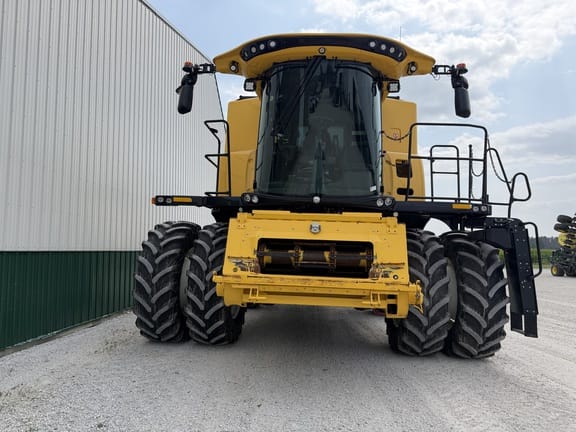 2022 New Holland CR8.90 Equipment Image0
