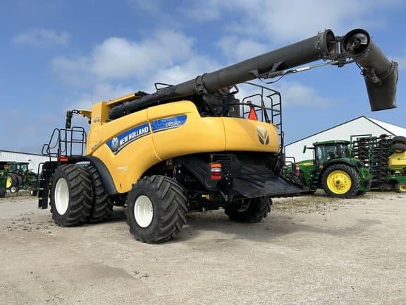 Image of New Holland CR8.90 equipment image 4