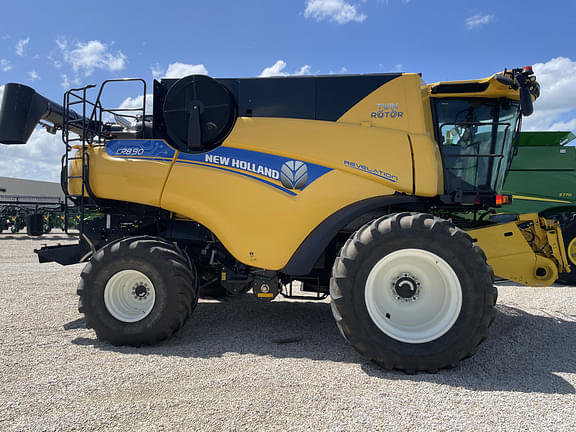 Image of New Holland CR8.90 equipment image 3