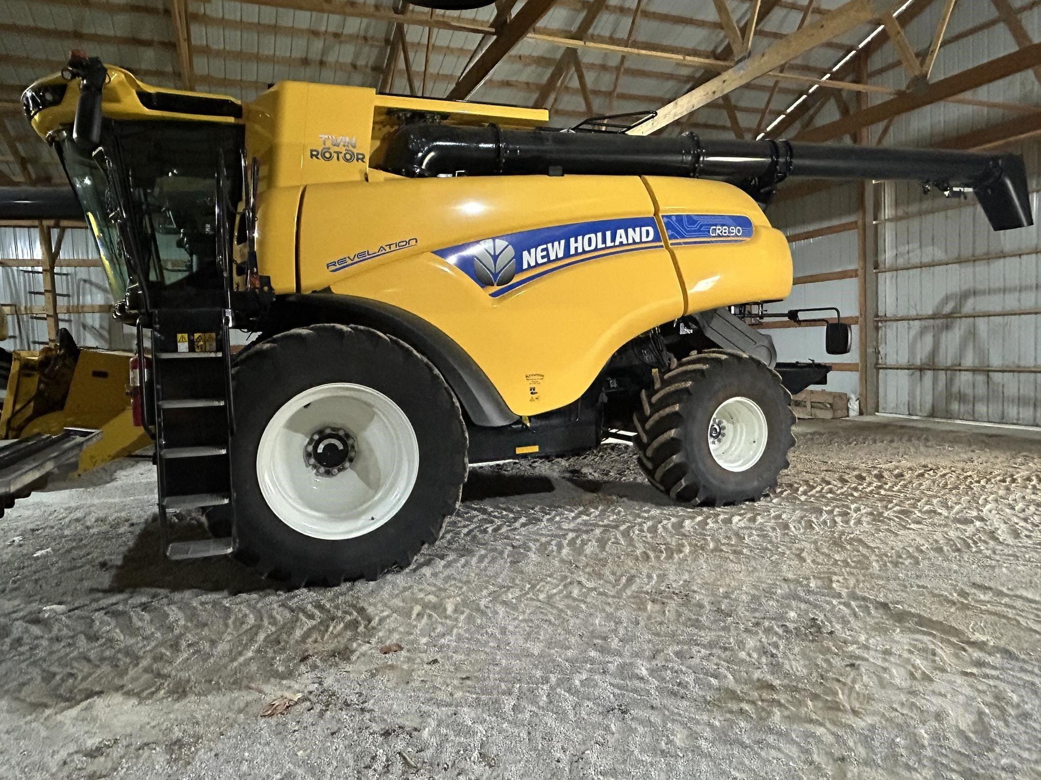 2022 New Holland CR8.90 Equipment Image0