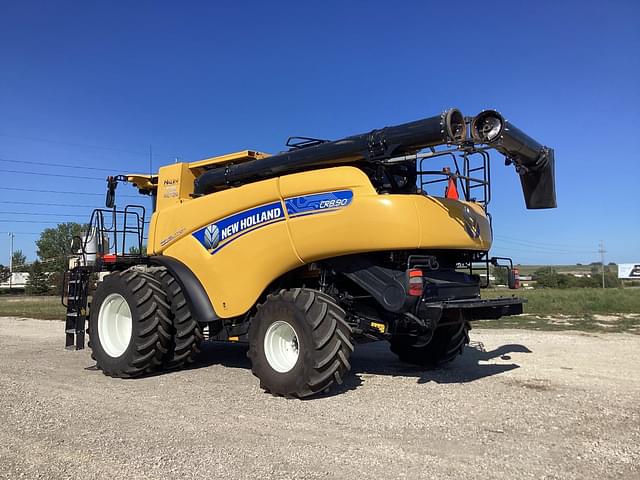 Image of New Holland CR8.90 equipment image 4