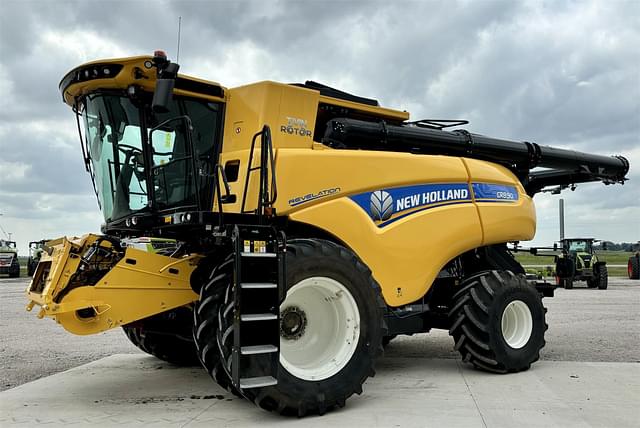 Image of New Holland CR8.90 equipment image 4