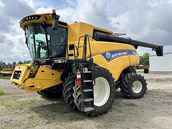 2022 New Holland CR8.90 Equipment Image0