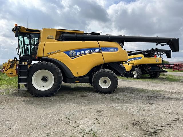 Image of New Holland CR8.90 equipment image 1