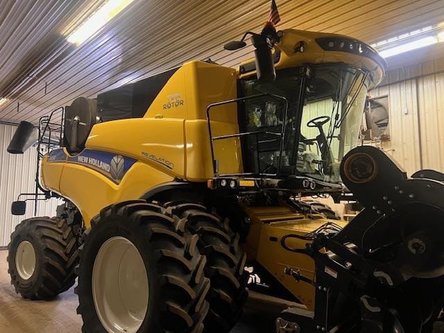 Main image New Holland CR8.90