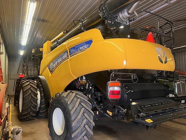 Image of New Holland CR8.90 equipment image 3