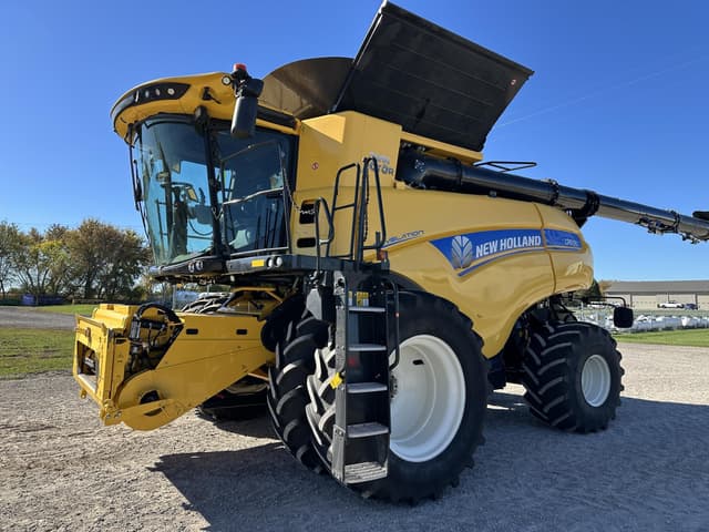 Image of New Holland CR8.90 equipment image 1