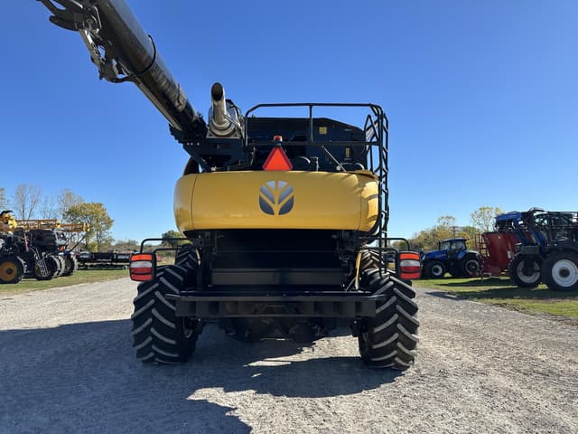 Image of New Holland CR8.90 equipment image 4