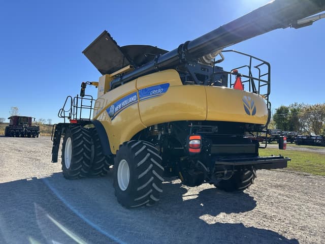 Image of New Holland CR8.90 equipment image 3