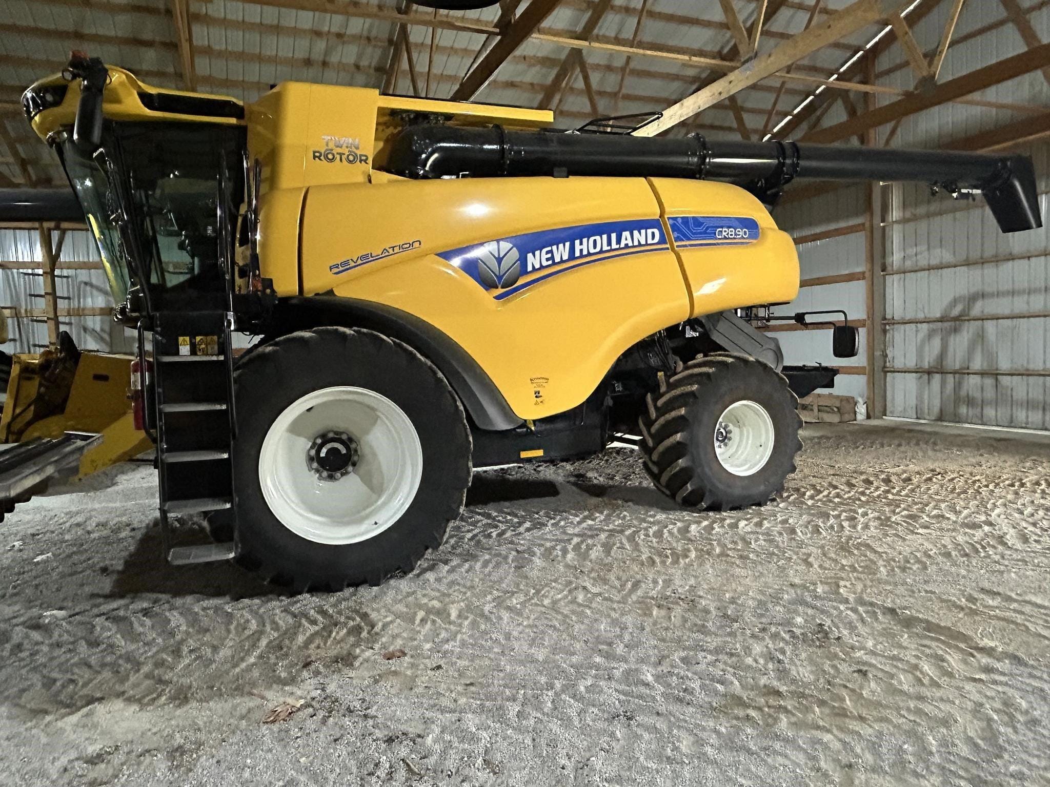 2022 New Holland CR8.90 Equipment Image0