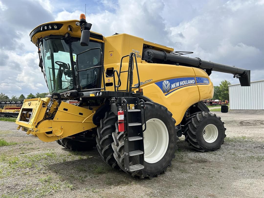 Image of New Holland CR8.90 Primary image