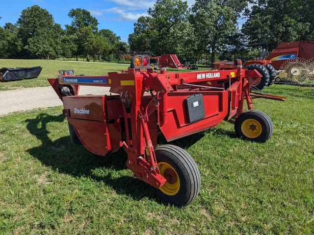 Image of New Holland 210 equipment image 3
