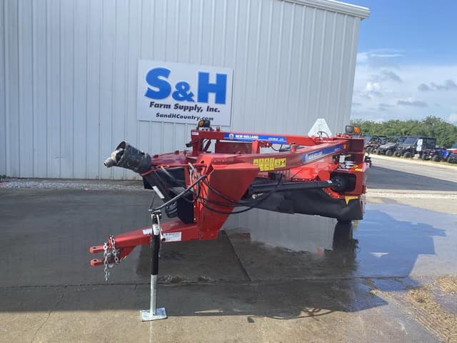 Image of New Holland 210 equipment image 4