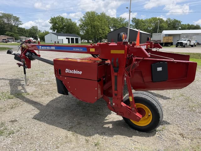 Image of New Holland 210 equipment image 2